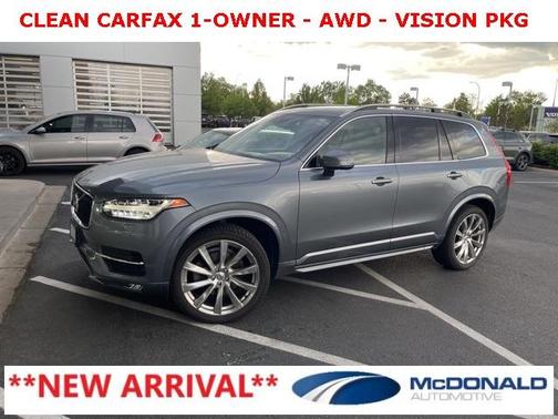 2016 Volvo XC90 T6 Momentum