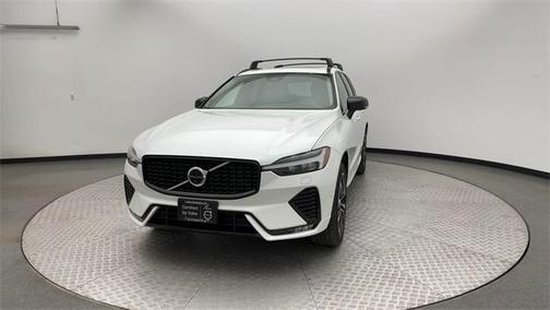 2023 Volvo XC60 B5 Plus Dark Theme