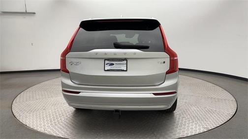 2022 Volvo XC90 T6 Momentum 7 Passenger