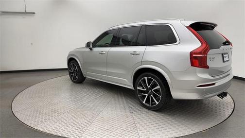 2022 Volvo XC90 T6 Momentum 7 Passenger