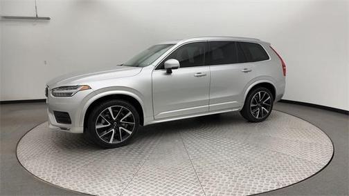 2022 Volvo XC90 T6 Momentum 7 Passenger