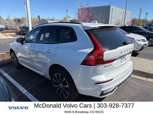 Crystal White Metallic 2025 Volvo XC60 B5 Plus