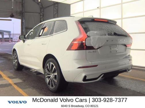 Crystal White Metallic 2025 Volvo XC60 B5 Plus