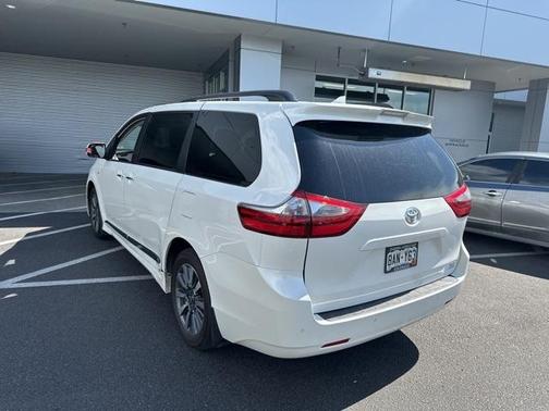 2020 Toyota Sienna XLE