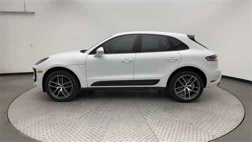 2023 Porsche Macan Base