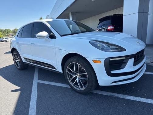 2023 Porsche Macan Base