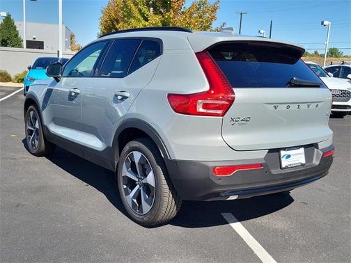 2026 Volvo XC40 B5 Plus