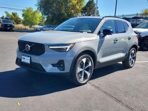 2026 Volvo XC40 B5 Plus