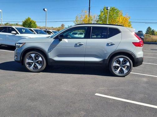 2026 Volvo XC40 B5 Plus