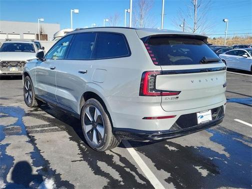 2025 Volvo EX90 Twin Motor Plus
