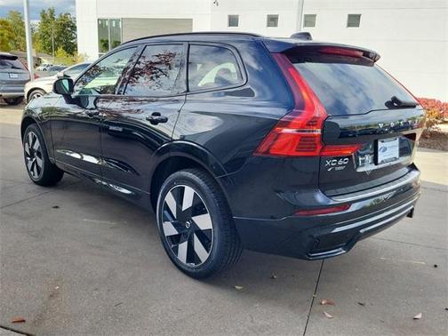 2025 Volvo XC60 Plug-In Hybrid T8 Plus