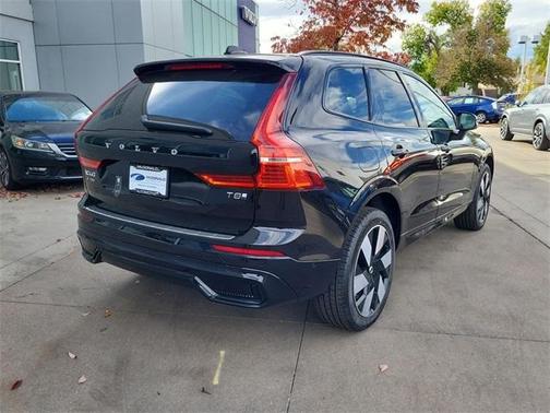 2025 Volvo XC60 Plug-In Hybrid T8 Plus