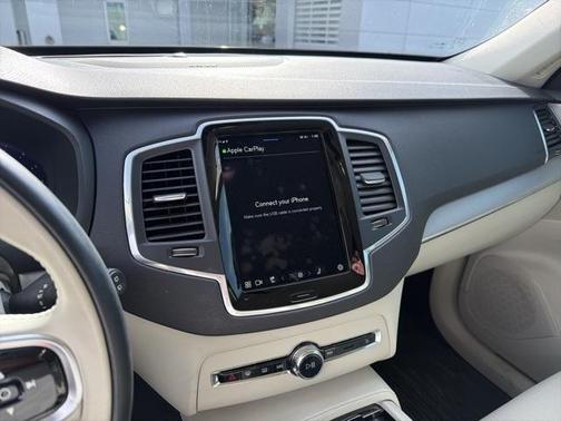 2023 Volvo XC90 B5 Core