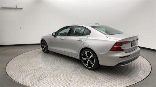 2024 Volvo S60 B5 Ultimate Dark Theme