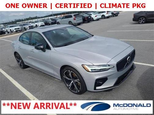 2024 Volvo S60 B5 Ultimate Dark Theme