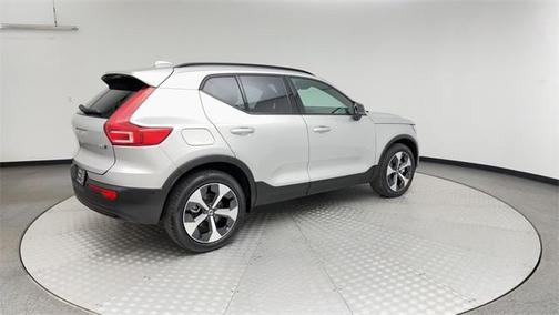 2025 Volvo XC40 B5 Plus Dark Theme