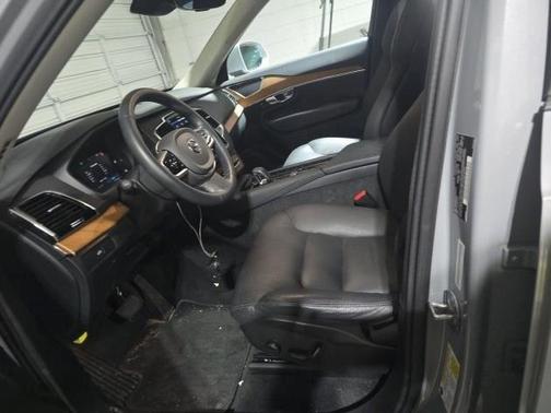 2025 Volvo XC90 B6 Plus 7-Seater