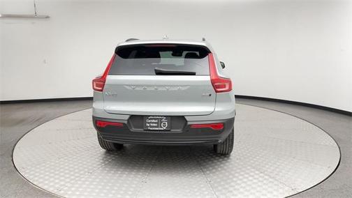 2025 Volvo XC40 B5 Plus Dark Theme