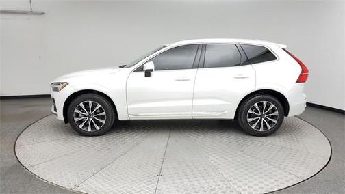 2023 Volvo XC60 B5 Plus Bright Theme