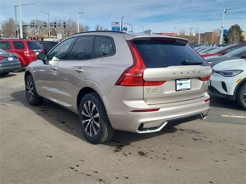 2025 Volvo XC60 B5 Core