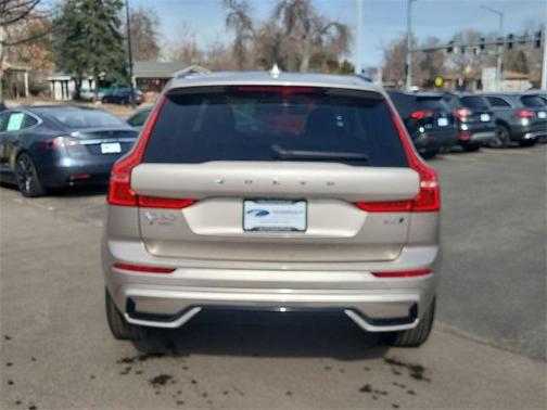 2025 Volvo XC60 B5 Core