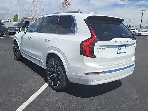 2025 Volvo XC90 B6 Plus 7-Seater