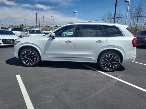 2025 Volvo XC90 B6 Plus 7-Seater