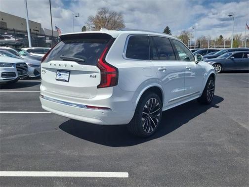 2025 Volvo XC90 B6 Plus 7-Seater