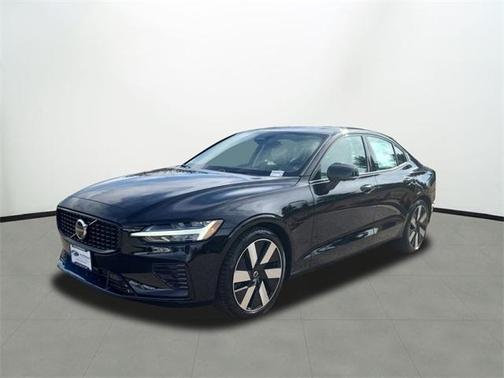 2025 Volvo S60 Plug-In Hybrid T8 Plus