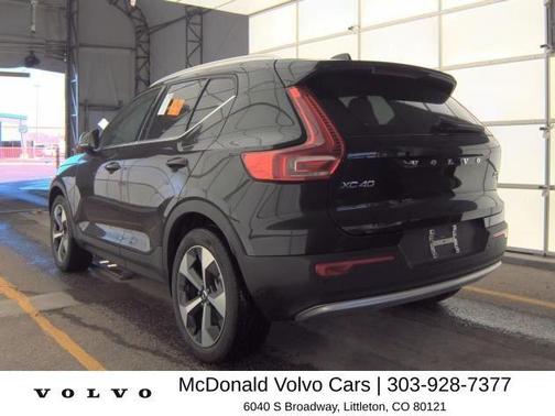 Onyx Black Metallic 2025 Volvo XC40 B5 Plus Bright Theme