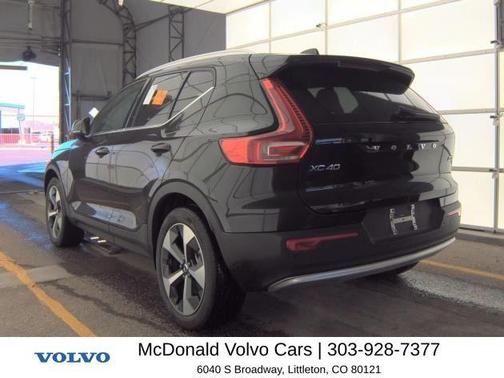 Onyx Black Metallic 2025 Volvo XC40 B5 Plus Bright Theme