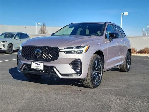 2026 Volvo XC60 B5 Plus