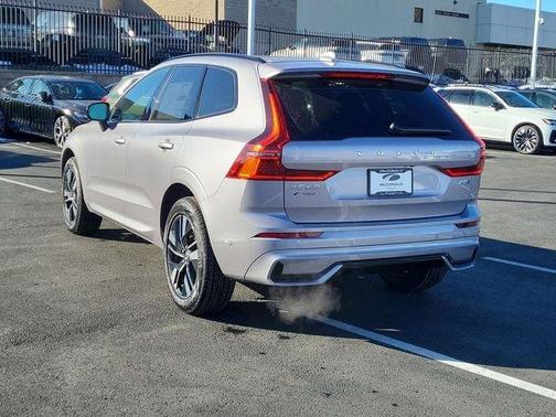 2026 Volvo XC60 B5 Plus