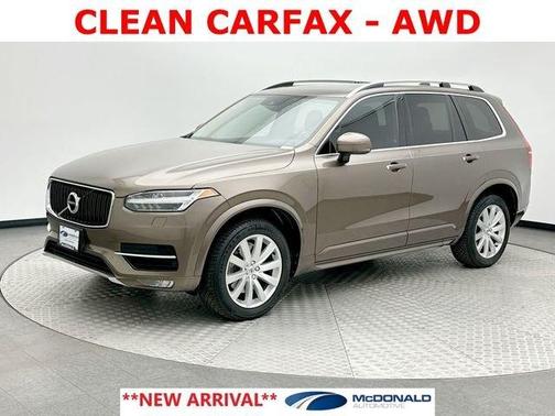 2016 Volvo XC90 T6 Momentum
