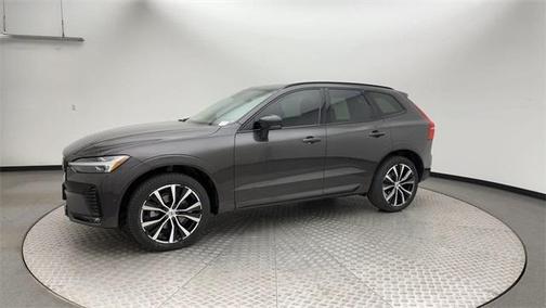 2023 Volvo XC60 B5 Plus Dark Theme