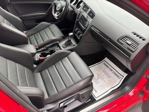 2017 Volkswagen Golf GTI SE 4-Door