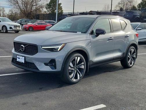 2026 Volvo XC40 B5 Ultra