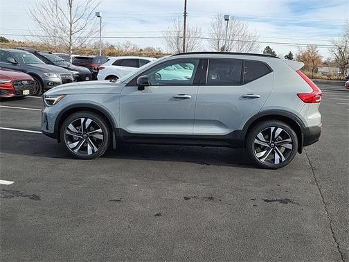 2026 Volvo XC40 B5 Ultra