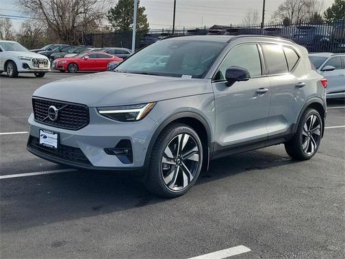 2026 Volvo XC40 B5 Ultra