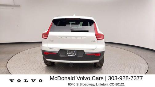 Crystal White 2024 Volvo XC40 B5 Plus Bright Theme