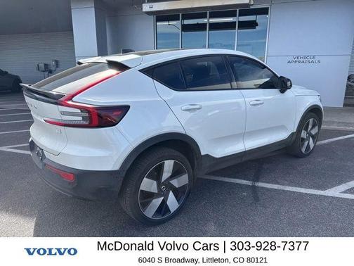 Crystal White 2023 Volvo C40 Recharge Pure Electric Twin Ultimate