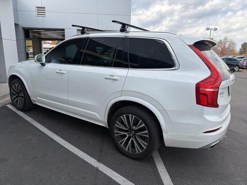 2021 Volvo XC90 T6 Momentum 7 Passenger
