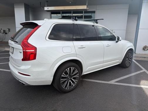 2021 Volvo XC90 T6 Momentum 7 Passenger