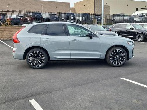 2026 Volvo XC60 B5 Ultra