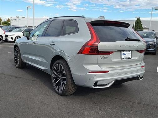 2026 Volvo XC60 B5 Ultra