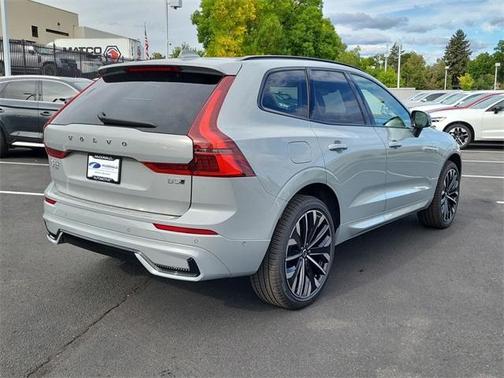2026 Volvo XC60 B5 Ultra