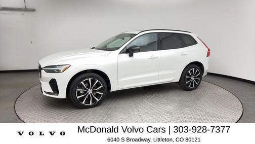 Crystal White Metallic 2025 Volvo XC60 B5 Plus
