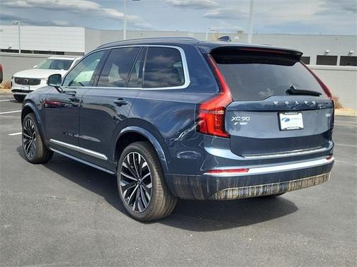 2025 Volvo XC90 B5 Plus 7-Seater