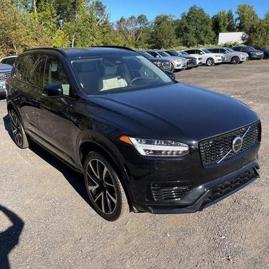 2023 Volvo XC90 Recharge Plug-In Hybrid T8 Ultimate Dark Theme 7-Seater