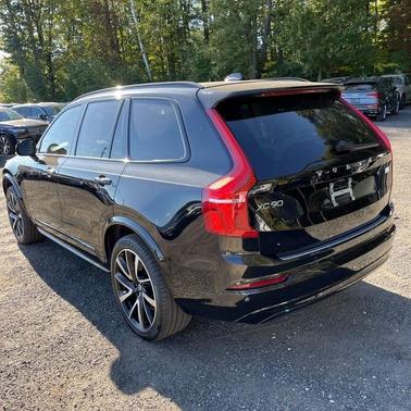 2023 Volvo XC90 Recharge Plug-In Hybrid T8 Ultimate Dark Theme 7-Seater